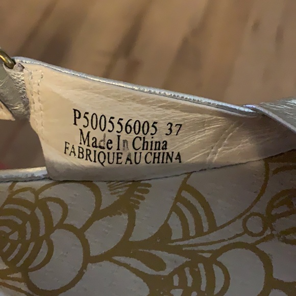 Fly London gold sandals - like new. Size 37. - Picture 2 of 2